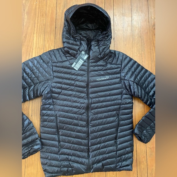 Norrona Mens Trollveggen Superlight Down800 Hooded Jacket Small Caviar Black - Picture 2 of 7